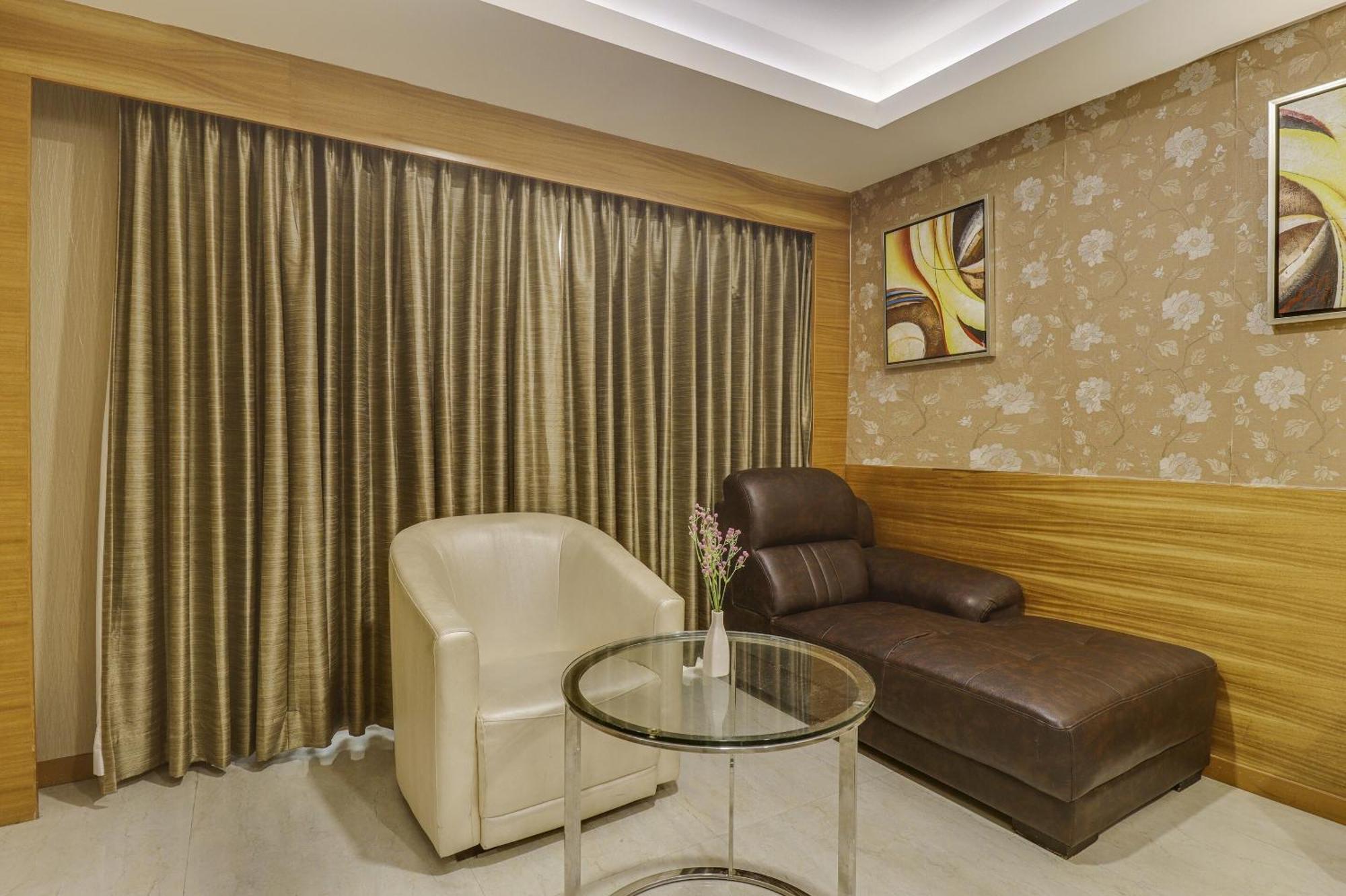 Palette - Le Palace Resort Chennai